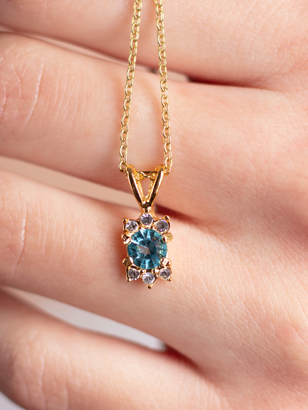 Vintage 90. gadu kaklarota ar mākslīgā dimanta kulonu