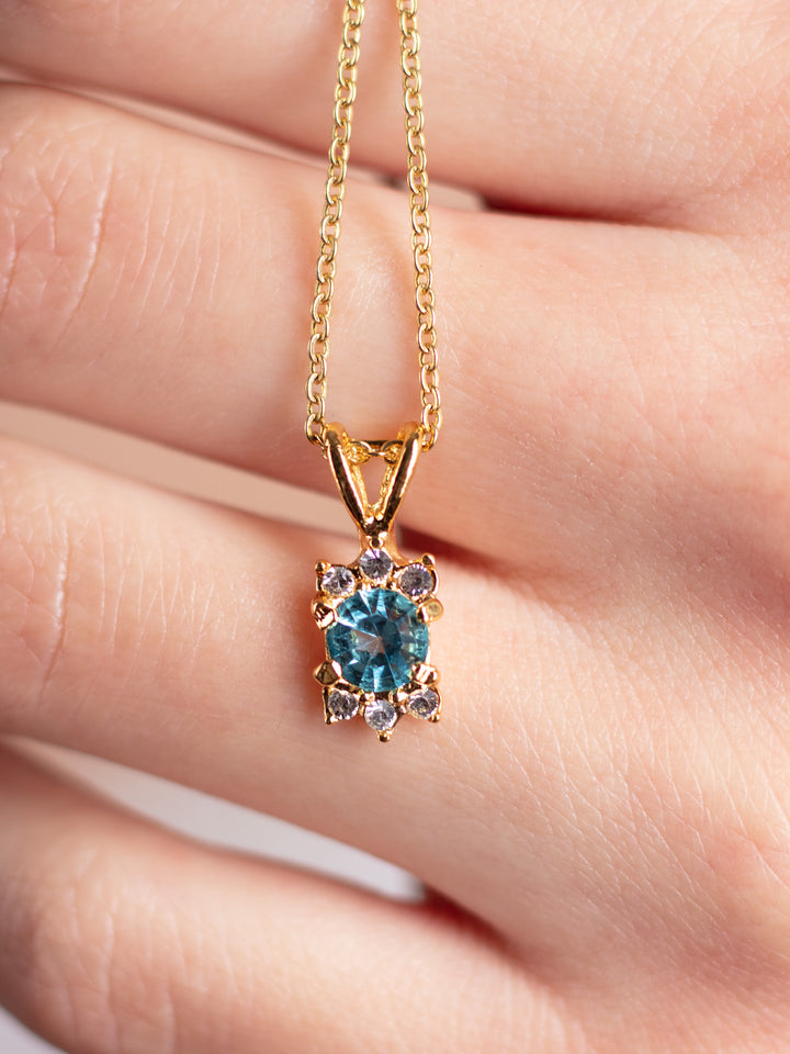 Vintage 90. gadu kaklarota ar mākslīgā dimanta kulonu