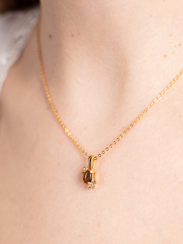 Vintage 90. gadu kaklarota ar tīģeracs kulonu