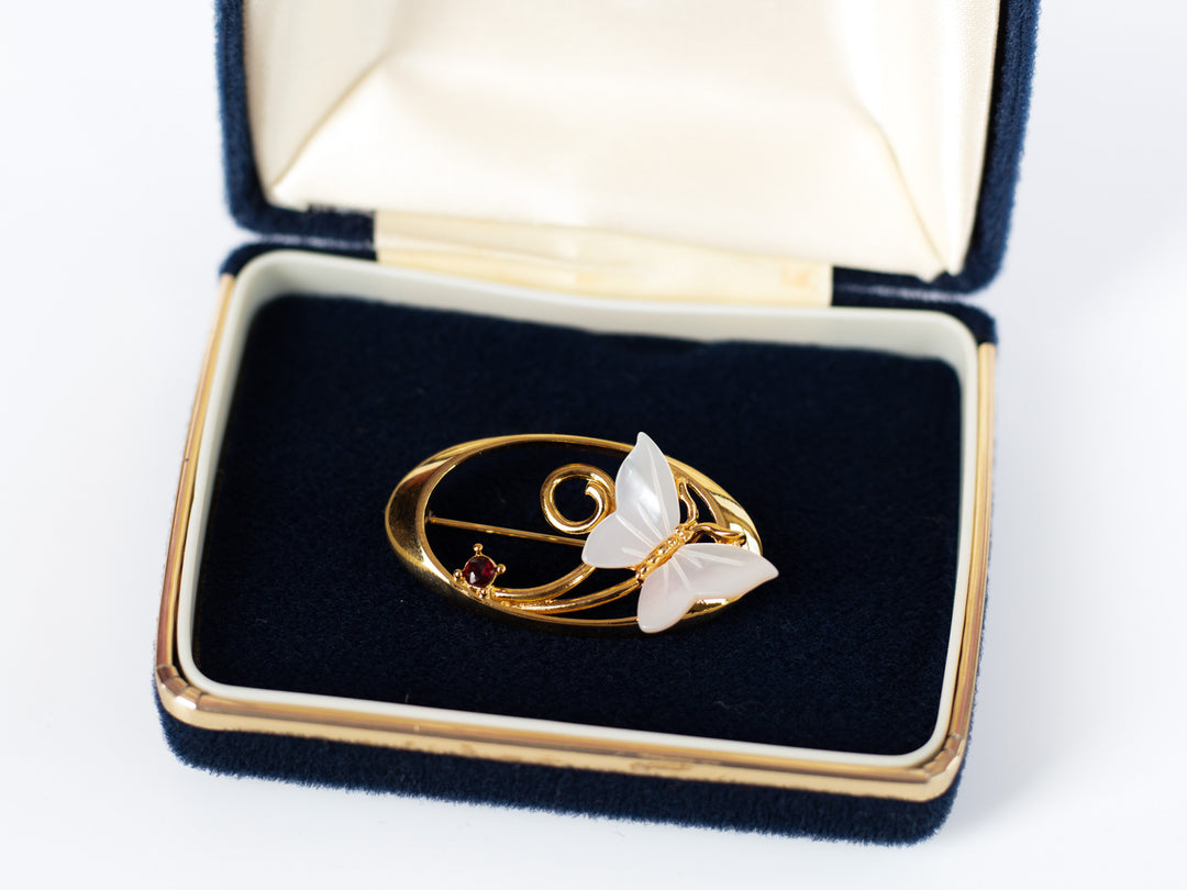 Vintage 90. gadu perlamutra tauriņa piespraude