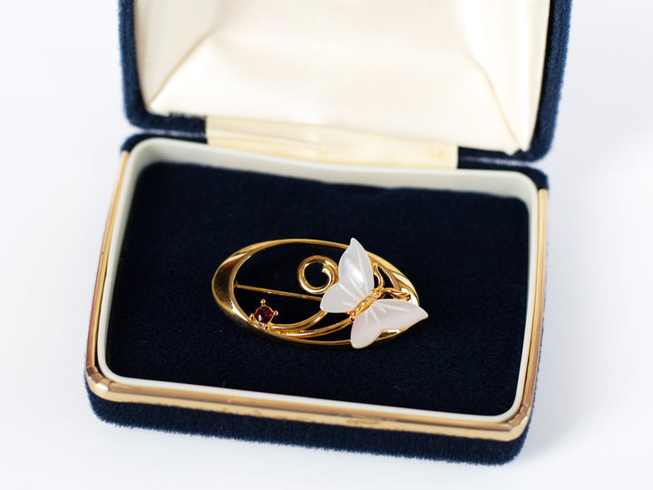 Vintage 90. gadu perlamutra tauriņa piespraude