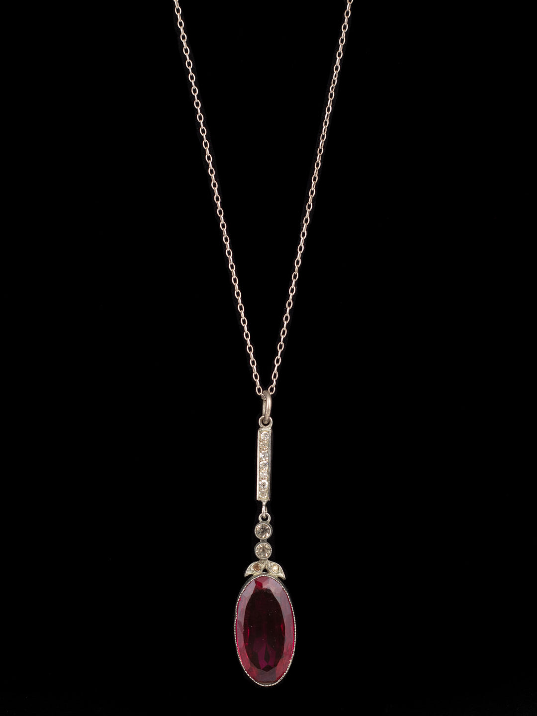 Vintage 30. gadu Art Deco sarkanā stikla kulona kaklarota ar rhinestones akmentiņiem