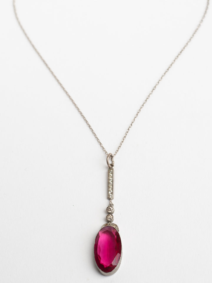 Vintage 30. gadu Art Deco sarkanā stikla kulona kaklarota ar rhinestones akmentiņiem
