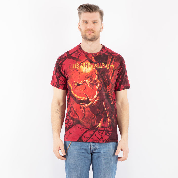 Vintage 00's Men T-Shirt in RedZ1351