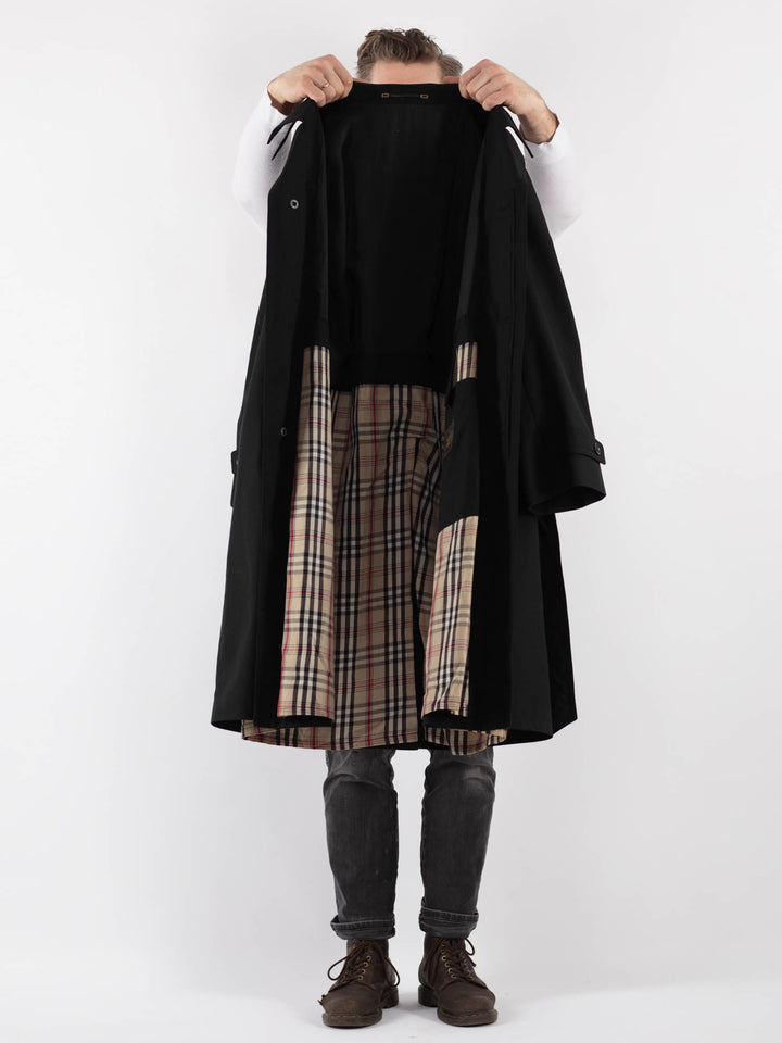 Vintage 70's Men Trench Coat in Black