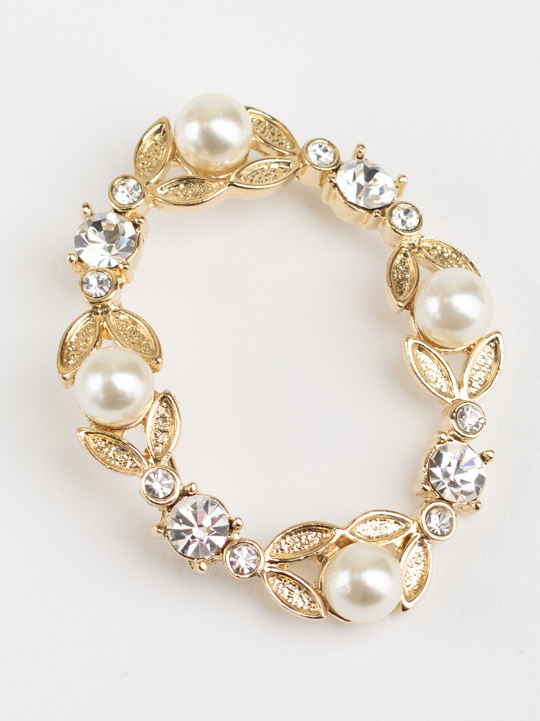 Vintage zelta toņa vainaga piespraude ar mākslīgām pērlēm un caurspīdīgiem rhinestones dimantiem