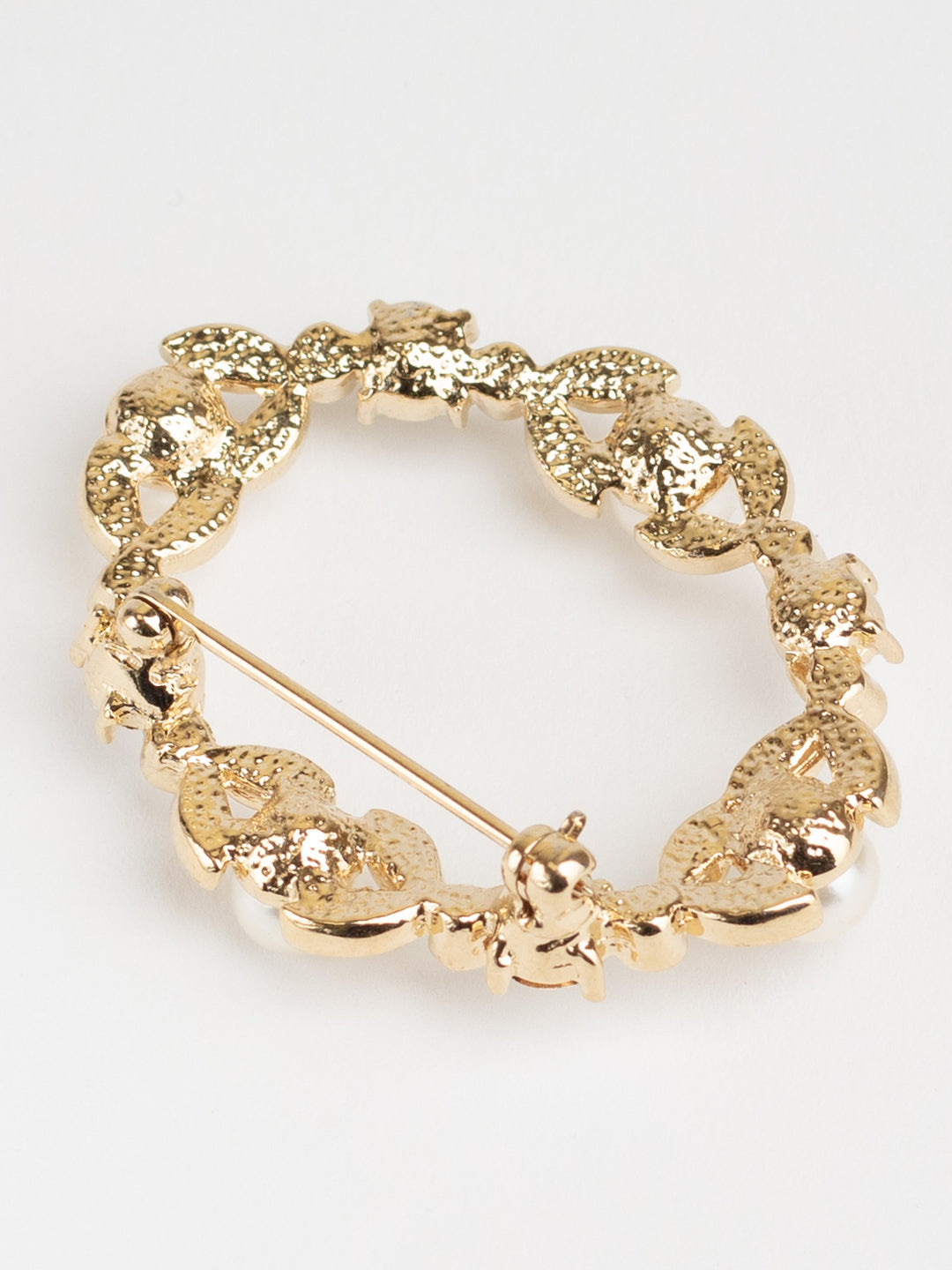 Vintage zelta toņa vainaga piespraude ar mākslīgām pērlēm un caurspīdīgiem rhinestones dimantiem