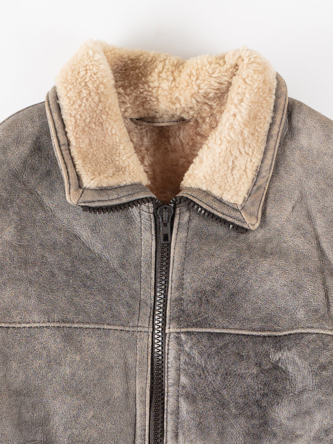 Vintage 90's Men Sheepskin Jacket in GrayVN282