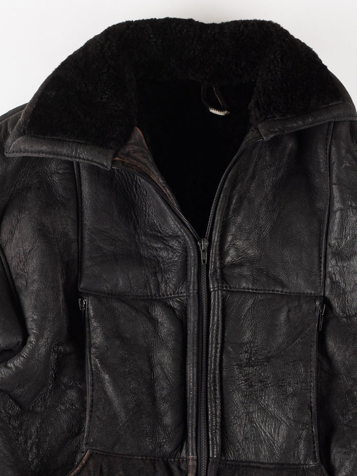 Vintage 90's Men Sheepskin Jacket in BlackVN284