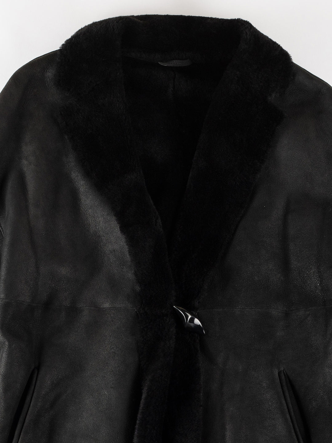 Vintage 80's Women Sheepskin Coat in BlackMN638