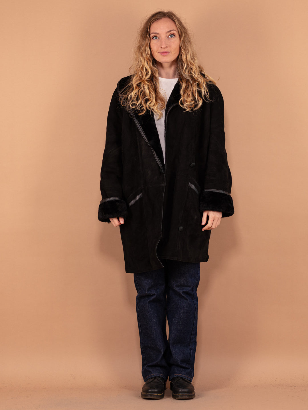 Vintage 80's Women Oversized Shearling Coat in Black - NorthernGrip