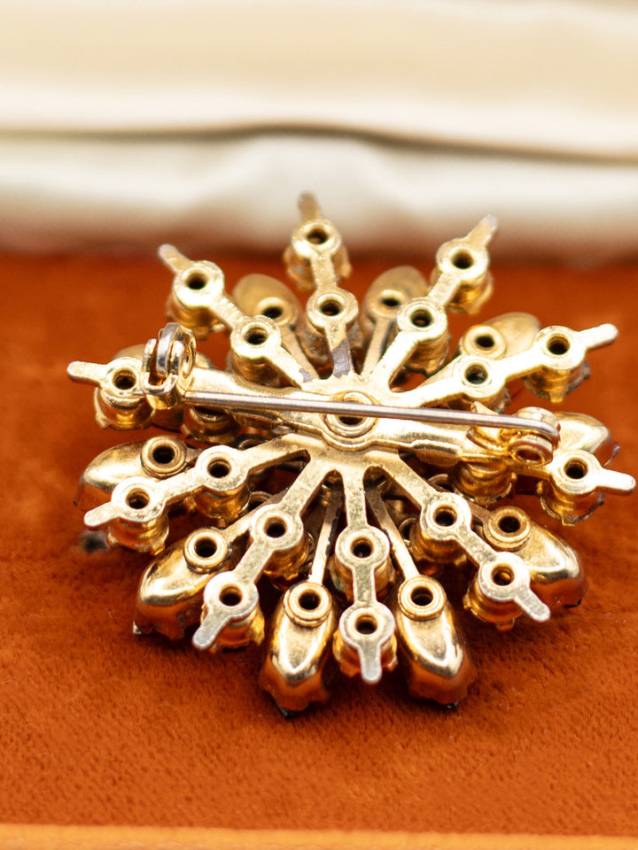 Vintage 50's Brooch in Red