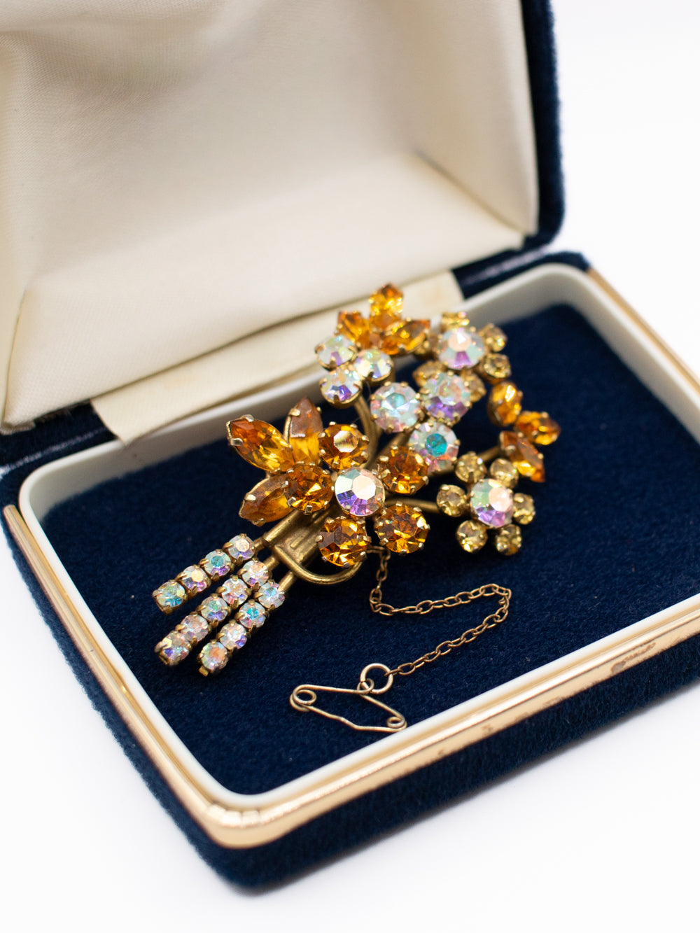 Vintage 50's Brooch in Gold