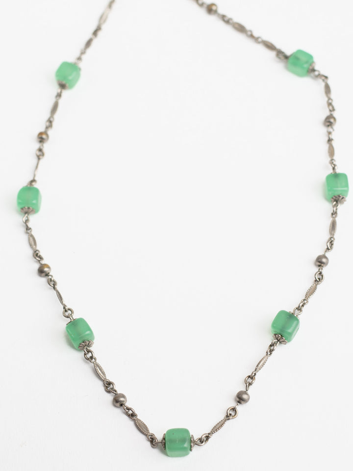 Vintage 30. gadu Art Deco zaļā stikla pērlīšu kaklarota