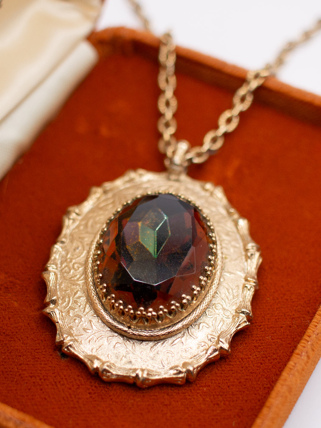 Vintage 60. gadu Sarah Coventry kaklarota ar kulonu