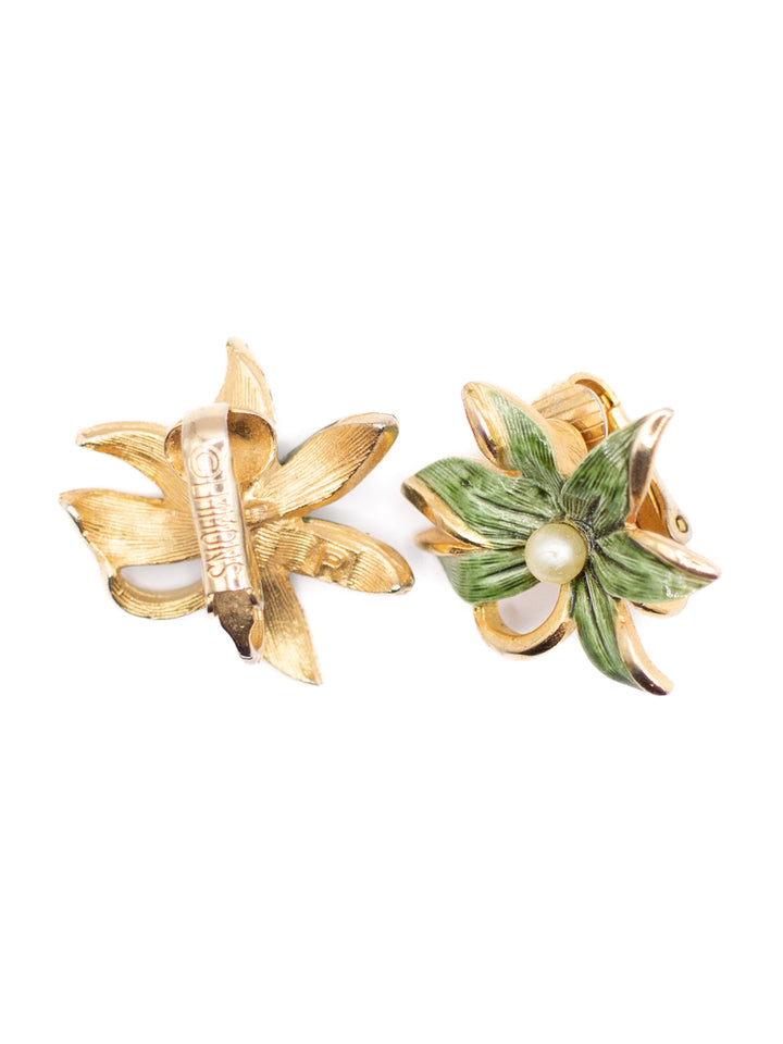 Vintage 60's Clip-on Earrings in Green