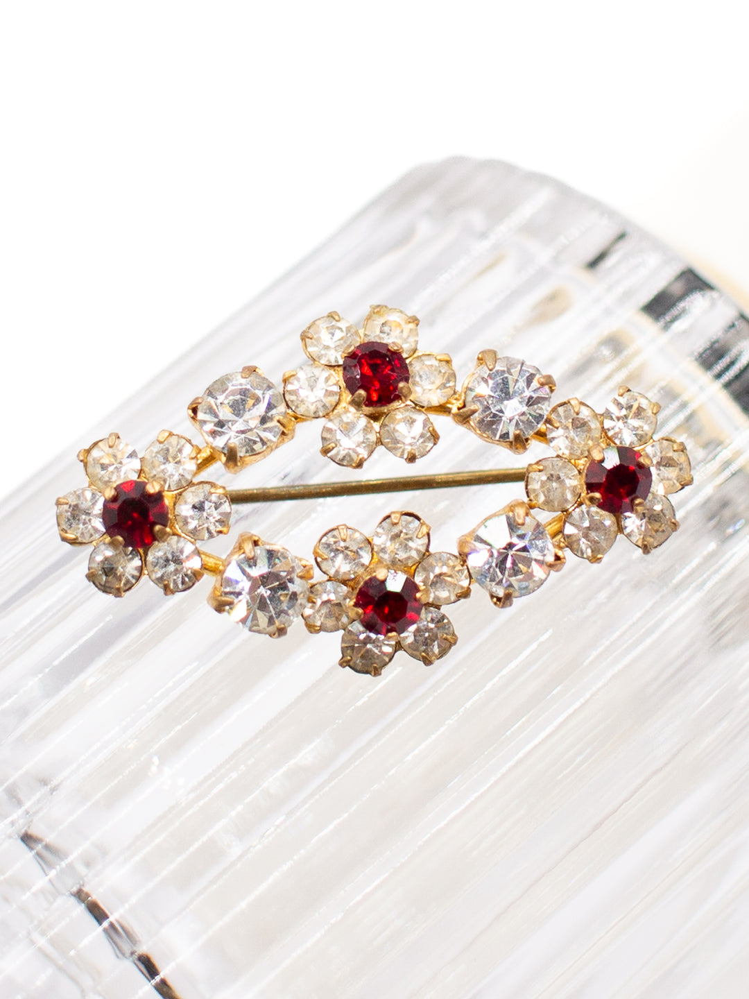 Vintage 50's Brooch in Gold