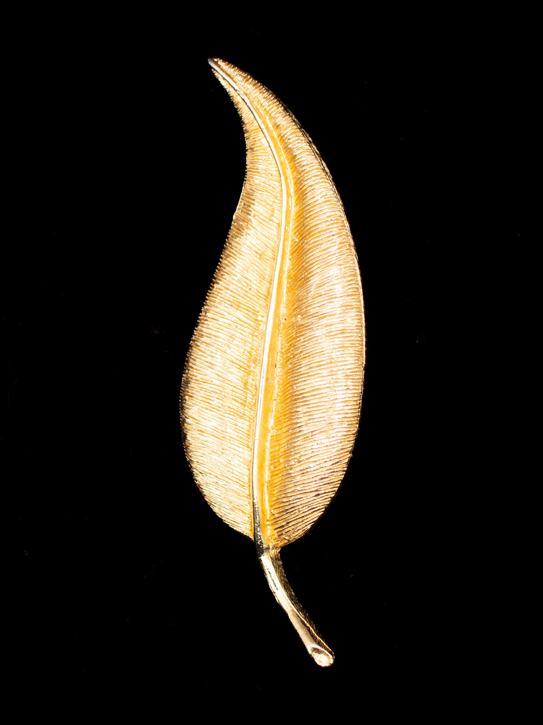 Vintage 70's Brooch in Gold