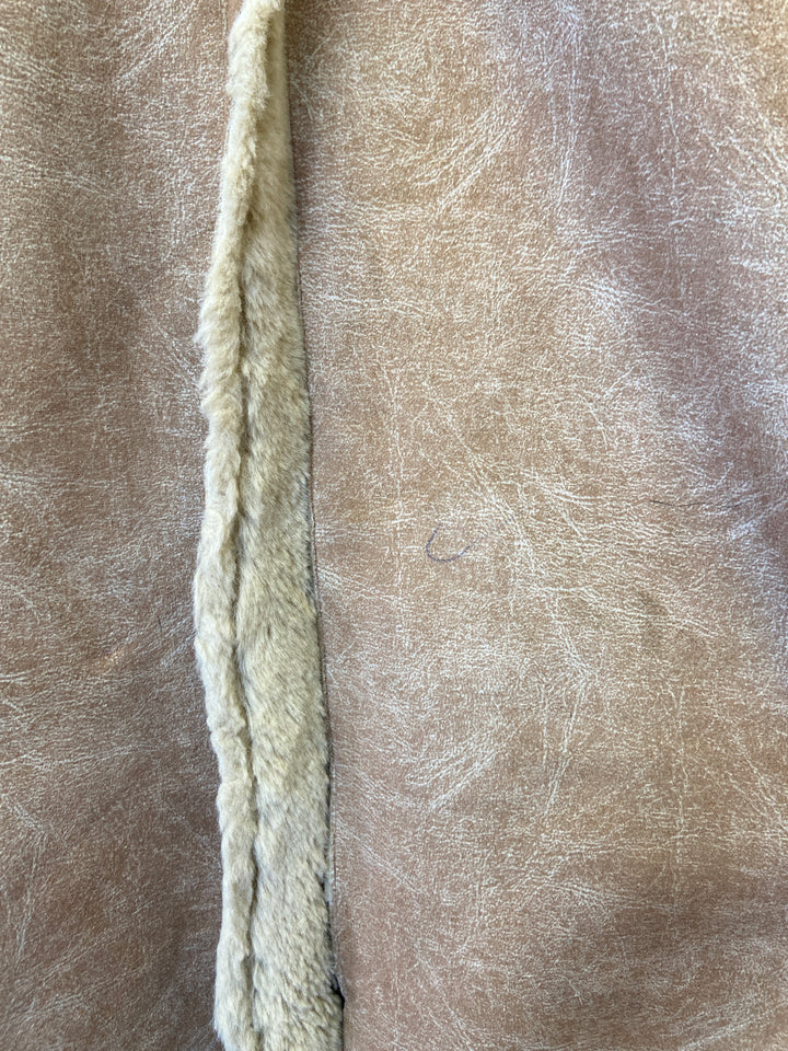 Vintage 90. gadu sieviešu mākslīgās aitādas mētelis ar kapuci bēšā krāsā