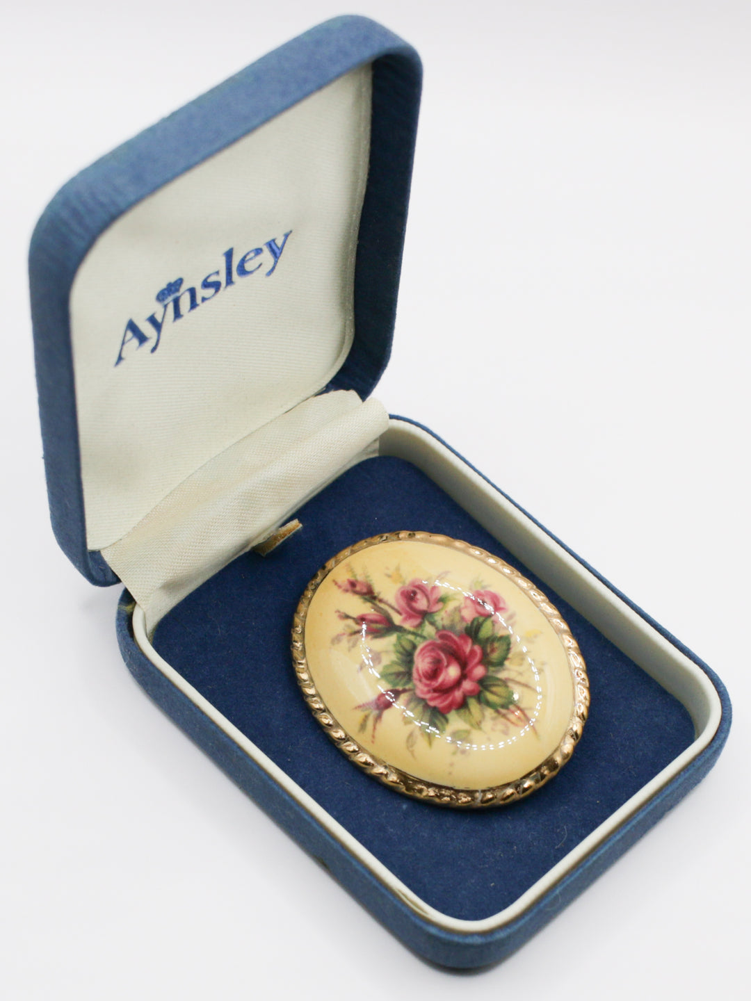 Vintage zvaigznes piespraude ar mākslīgajiem akmentiņiem 