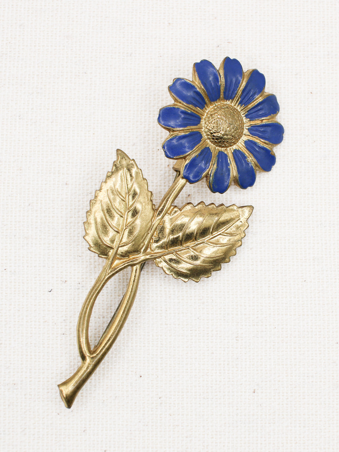 Vintage 60's Brooch in Gold