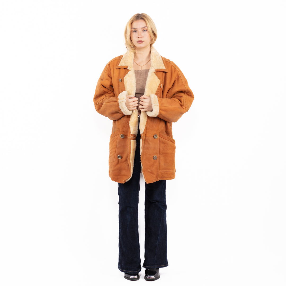 Vintage 90's Women Oversized Sheepskin Coat in Brown
