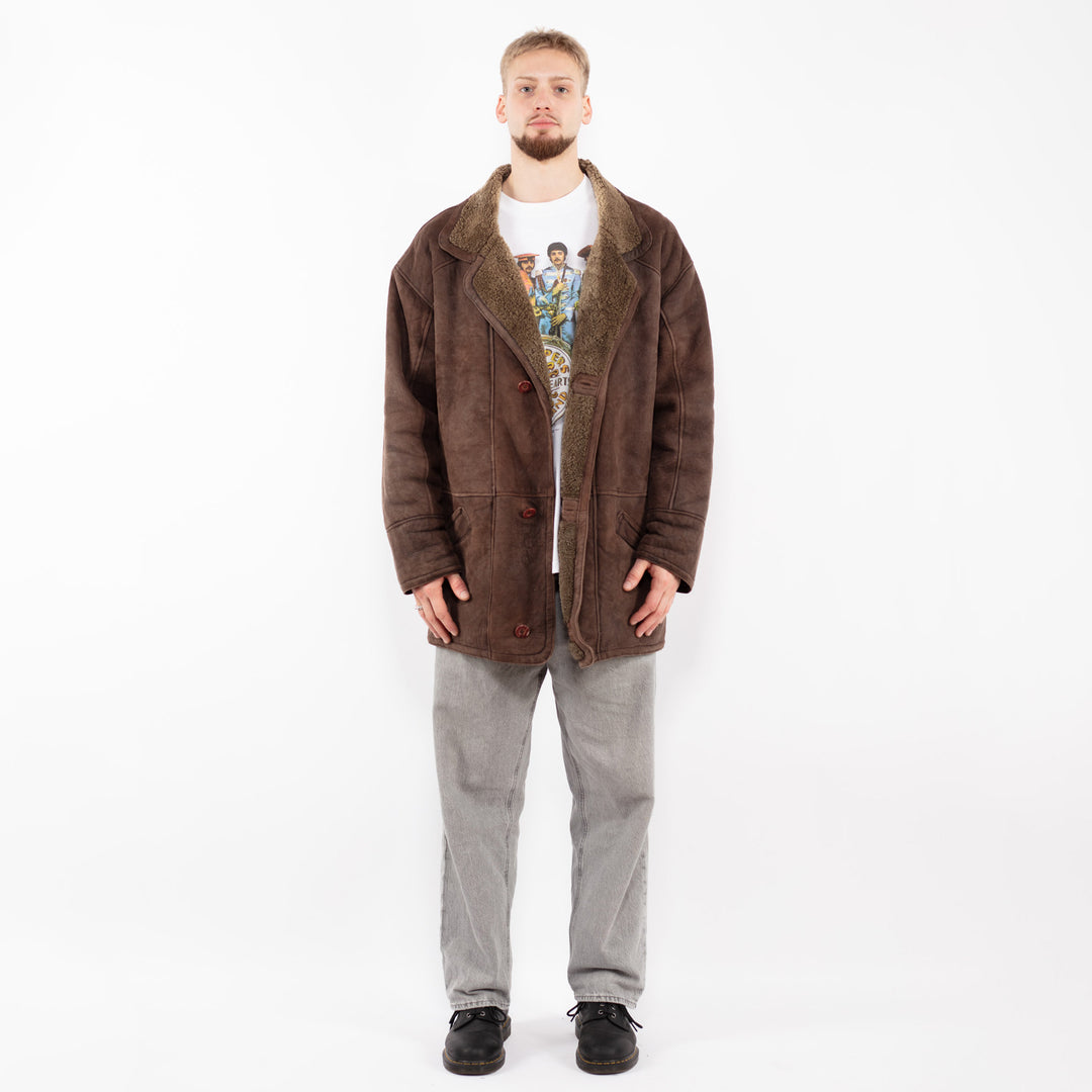 Vintage 90's Men Oversized Sheepskin Coat in Brown