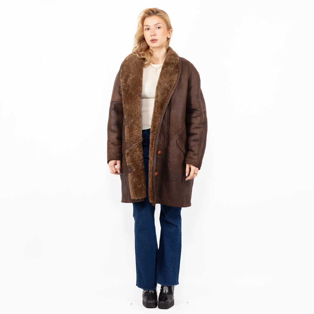 Vintage 90's Women Oversized Sheepskin Coat in Brown