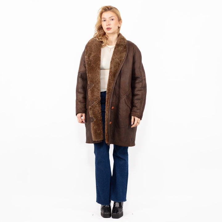 Vintage 90's Women Oversized Sheepskin Coat in Brown