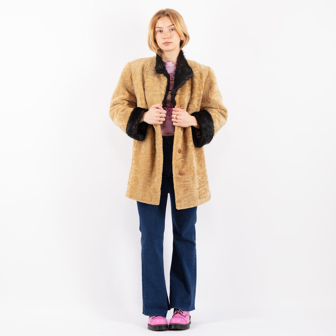 Vintage 80's Women Sheepskin Coat in BeigeV9549