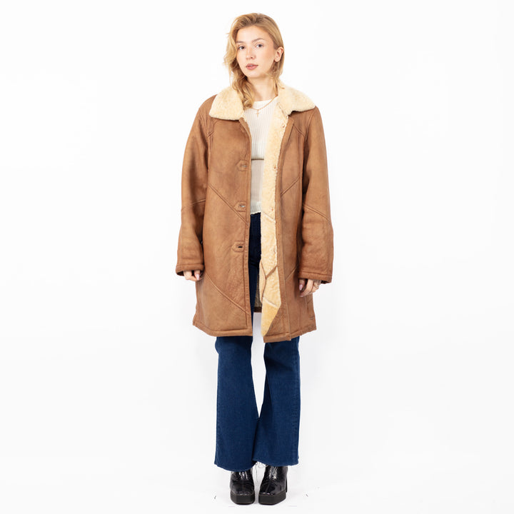 Vintage 90's Women Oversized Sheepskin Coat in Brown