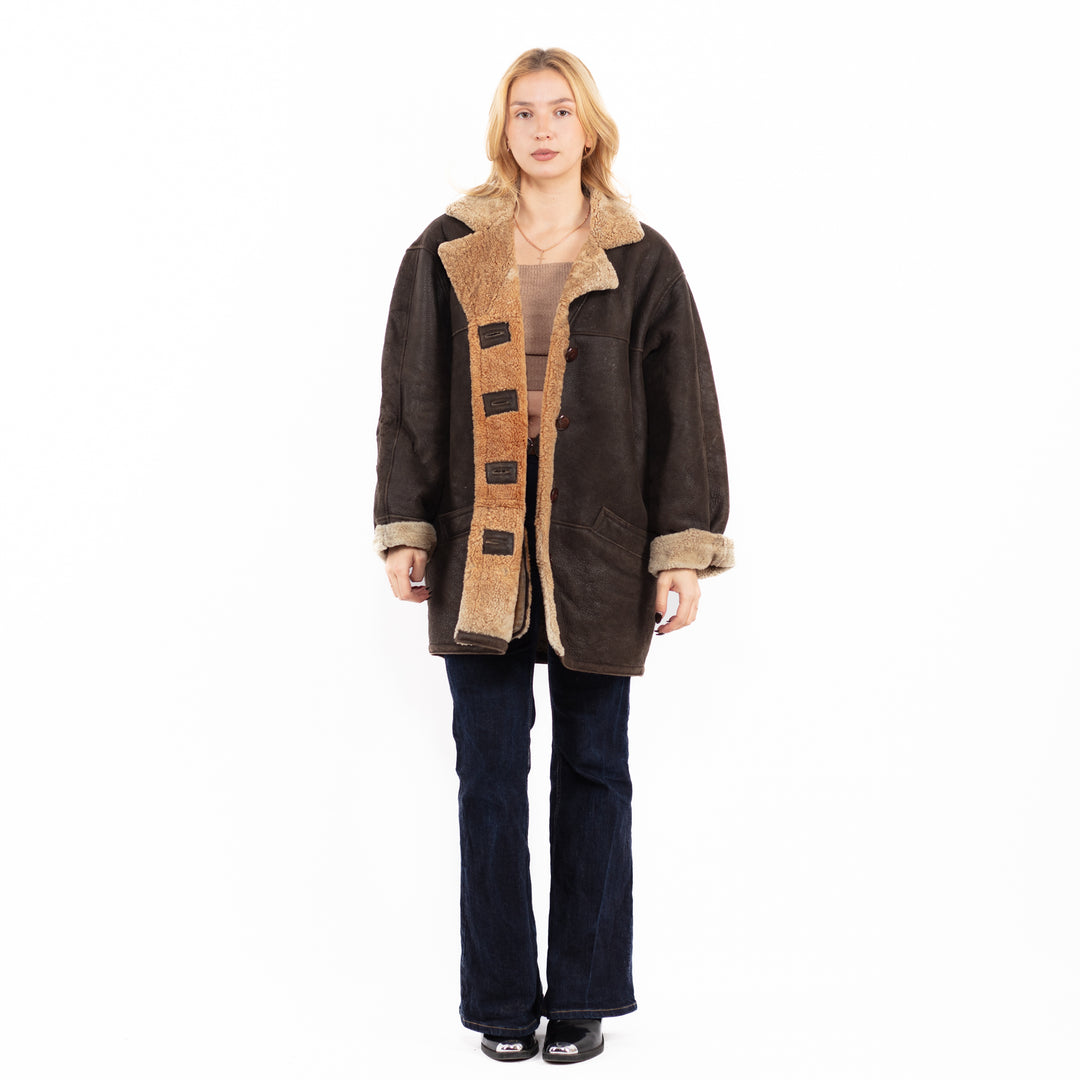 Vintage 90's Women Oversized Sheepskin Coat in Brown
