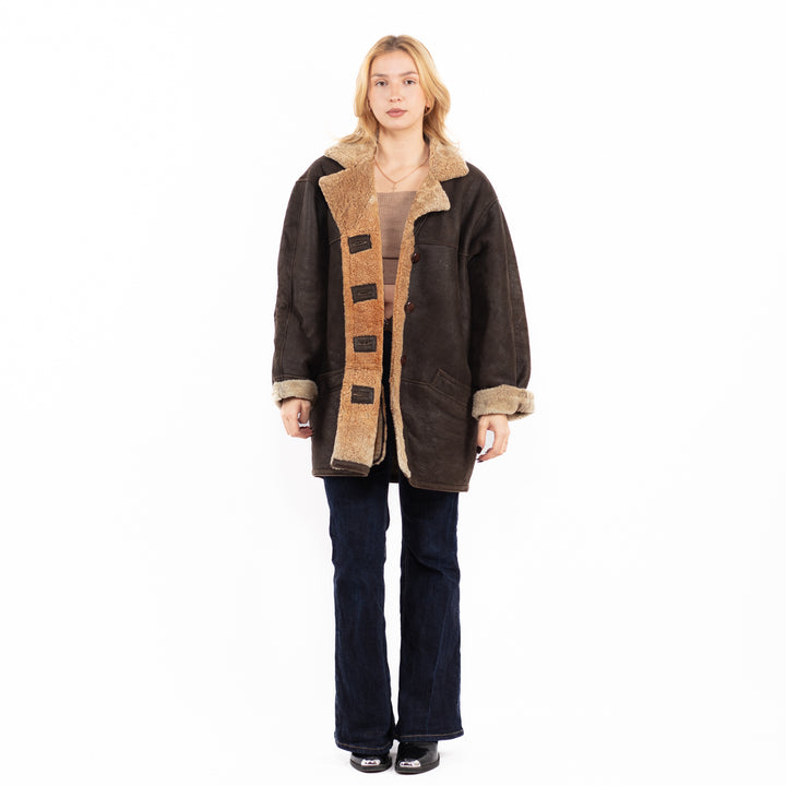 Vintage 90's Women Oversized Sheepskin Coat in Brown
