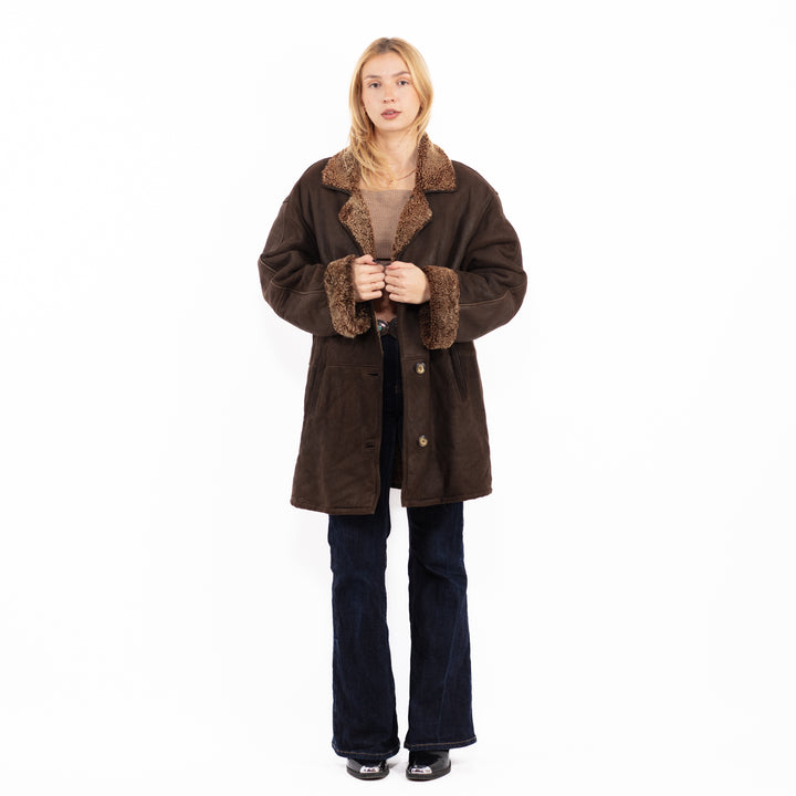 Vintage 90's Women Oversized Sheepskin Coat in Brown