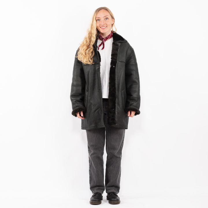 Vintage 90's Women Oversized Sheepskin Coat in Black