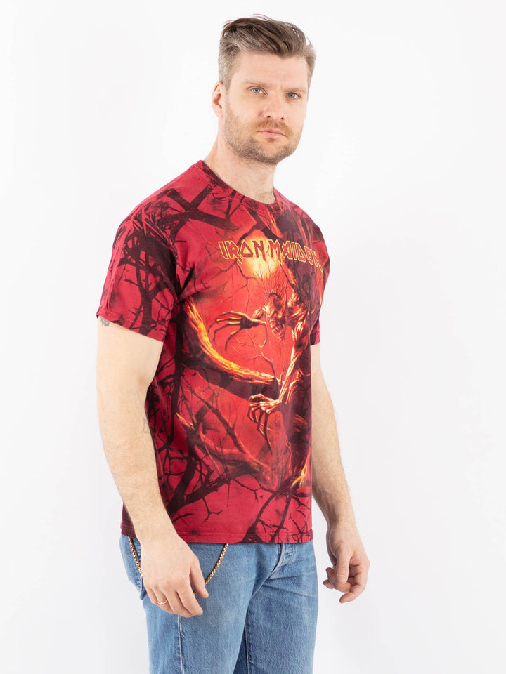 Vintage 00's Men T-Shirt in RedZ1351