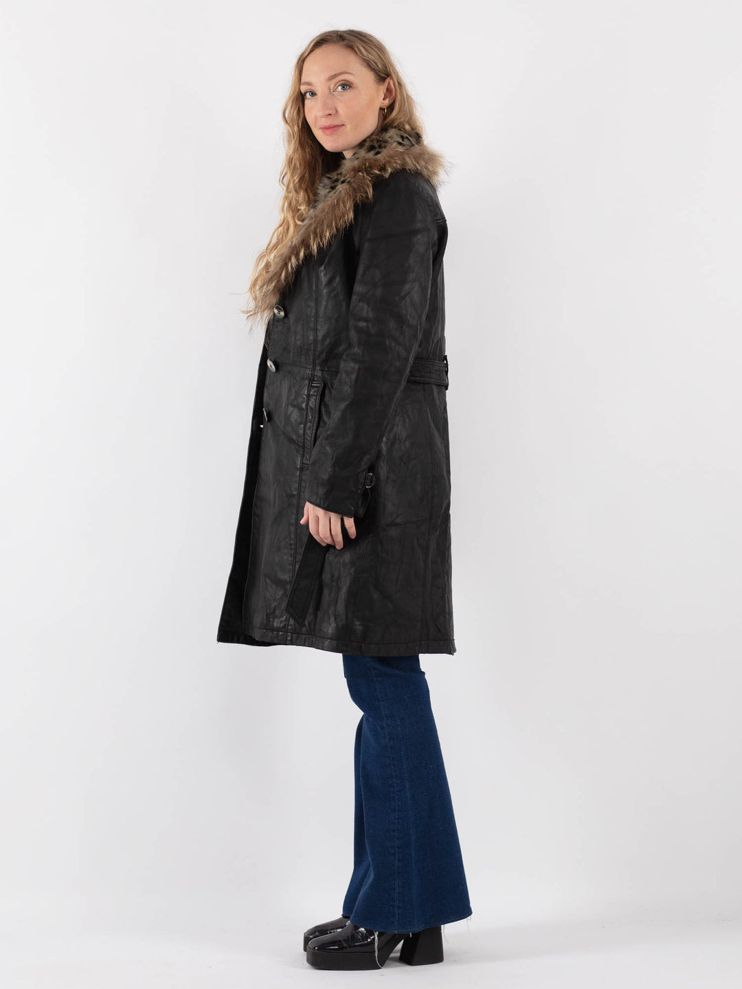 Vintage 70's Women Leather Coat in Black