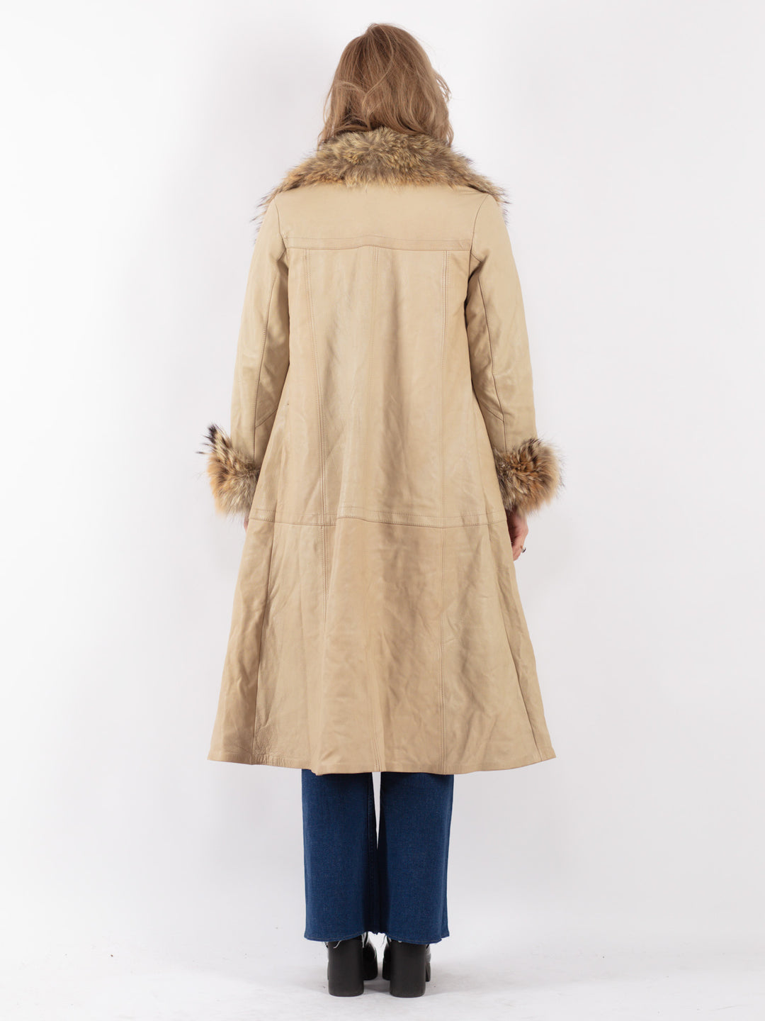 Vintage 70's Women Leather Coat in Beige