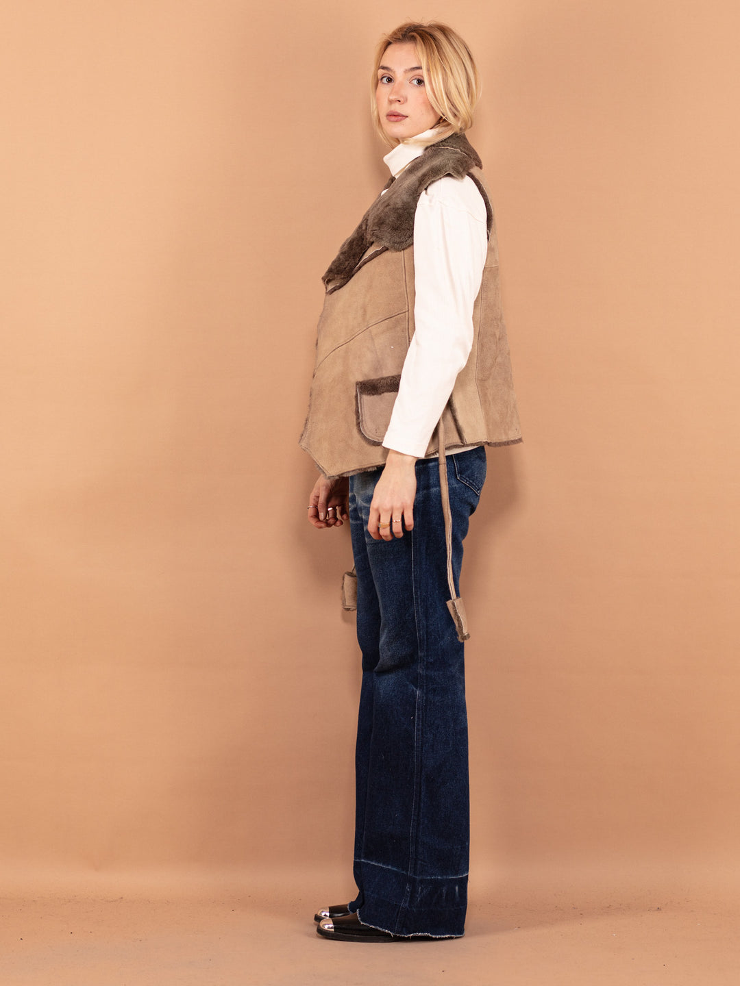 Vintage 70's Women Boho Sheepskin Vest in Beige - NorthernGrip