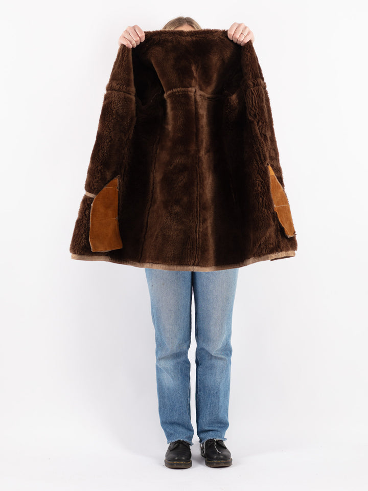 Vintage 70's Women Sheepskin Coat in Beige