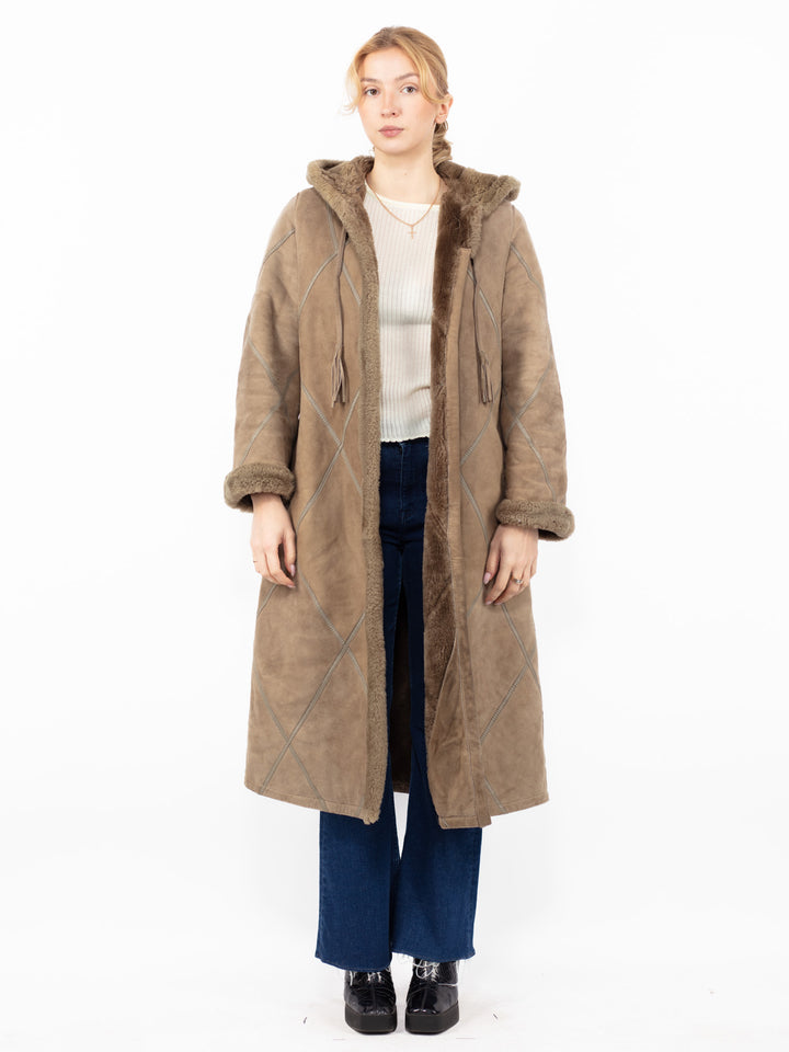 Vintage 70. gadu sieviešu aitādas garais mētelis ar kapuci bēšā krāsā