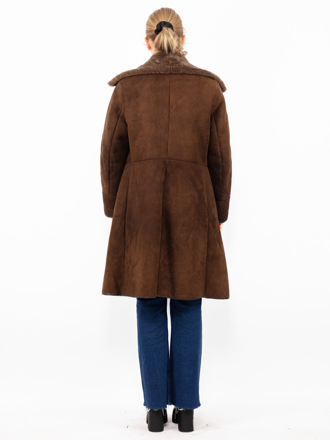 Vintage 70. gadu sieviešu aitādas garais mētelis brūnā krāsā