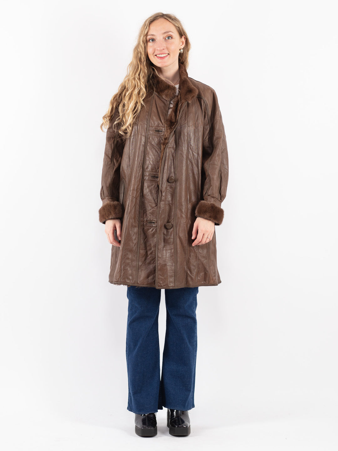 Vintage 90's Women Leather Coat in Brown