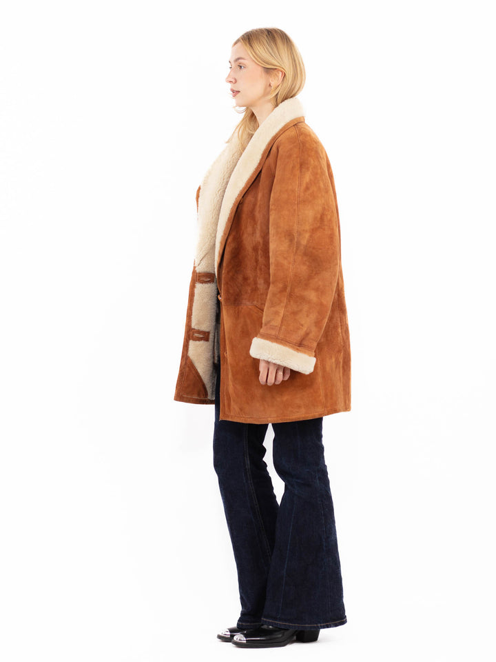 Vintage 80's Women Oversized Sheepskin Coat in Brown