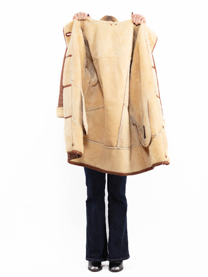 Vintage 80's Women Oversized Sheepskin Coat in Brown