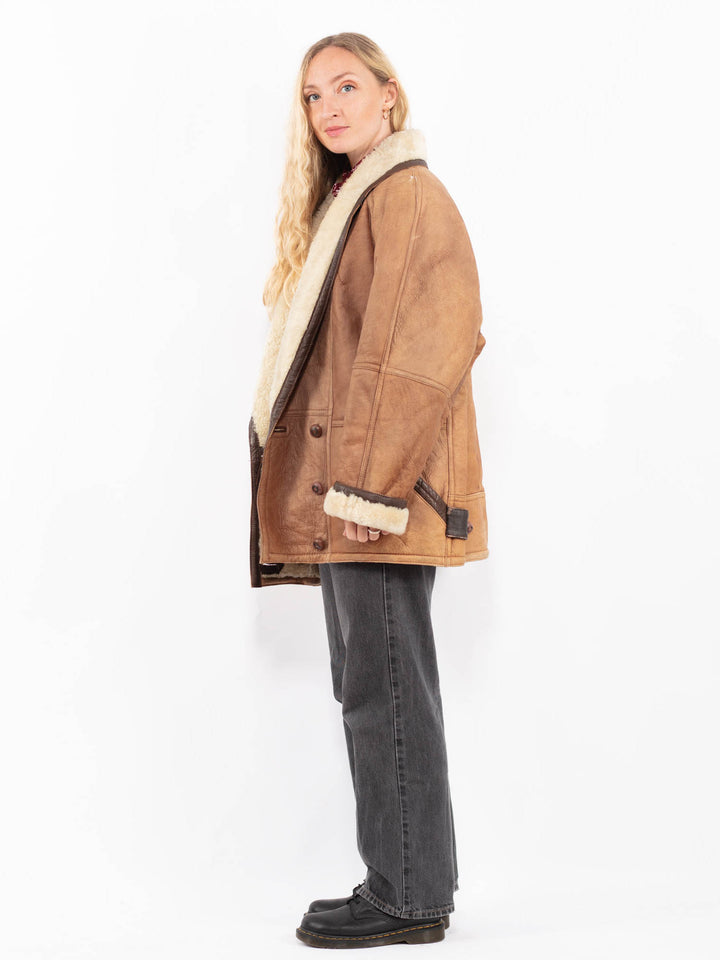 Vintage 80's Women Oversized Sheepskin Coat in Brown
