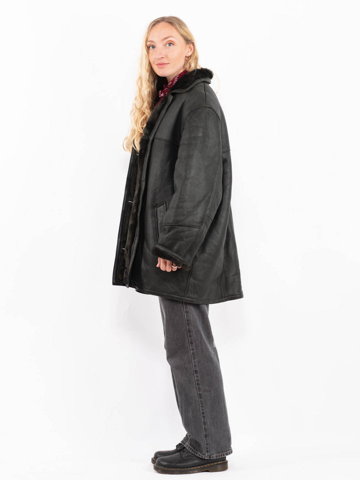 Vintage 90's Women Oversized Sheepskin Coat in Black