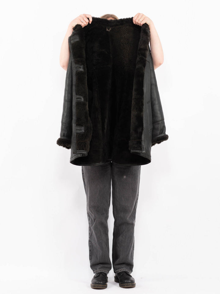 Vintage 90's Women Oversized Sheepskin Coat in Black