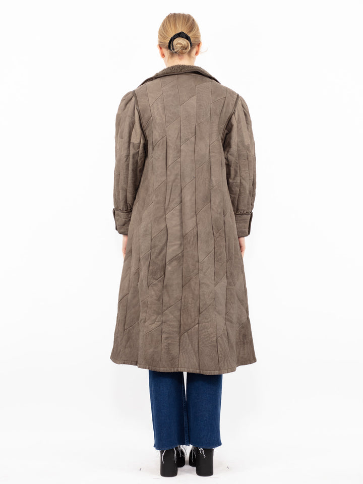 Vintage 80. gadu sieviešu aitādas garais mētelis pelēkā bēšā krāsā