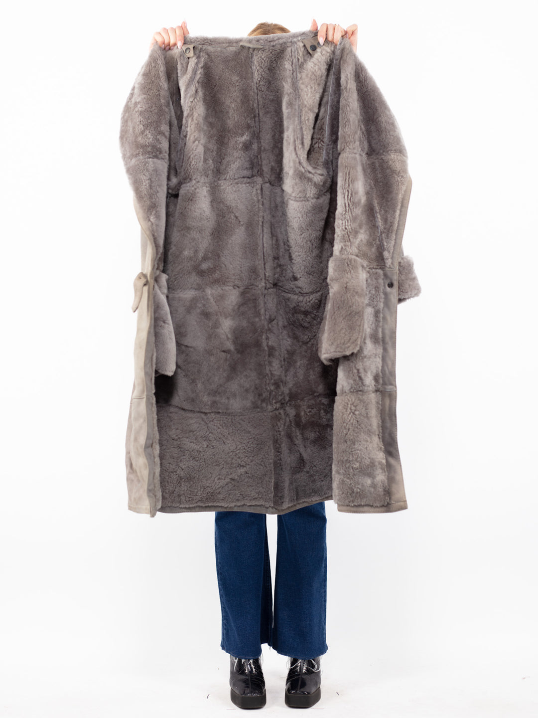 Vintage 80. gadu sieviešu aitādas mētelis pelēkā krāsā